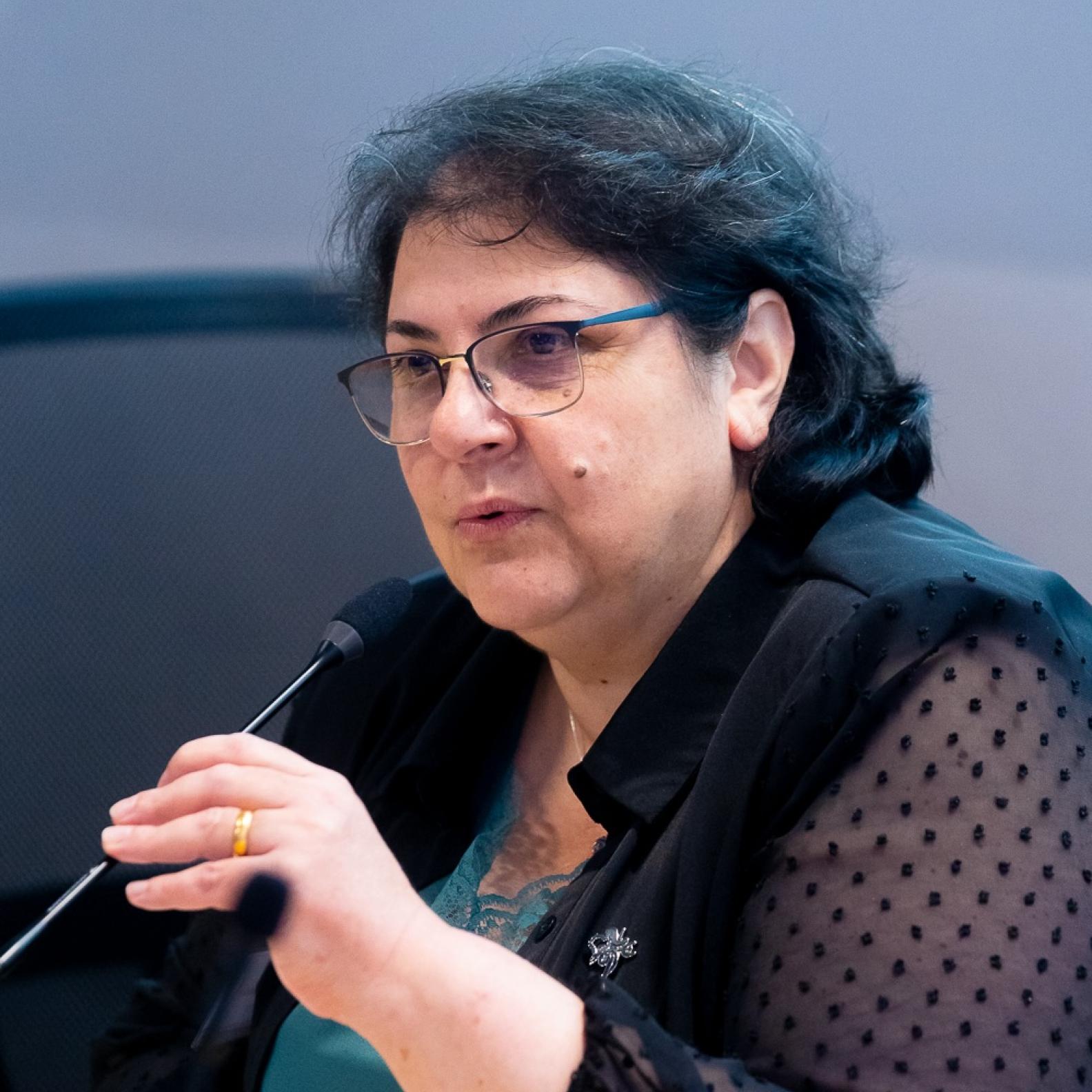 Anna LEYLOYAN-YEKMALYAN Anna LEYLOYAN-YEKMALYAN